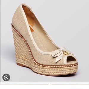 Tory Burch Jackie metallic wedge